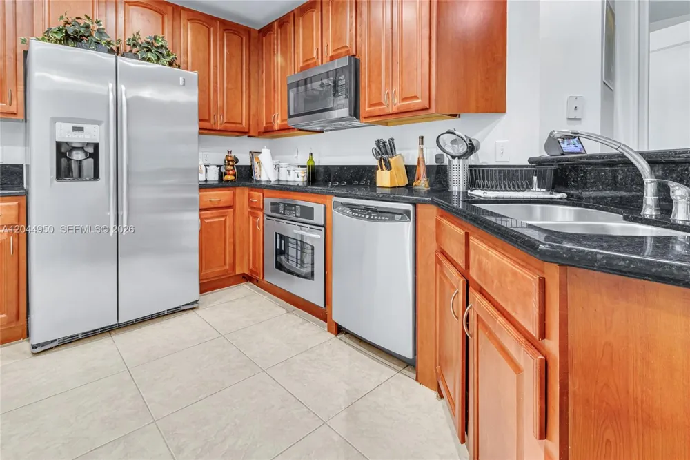 16100 Emerald Estates Dr #298 Weston, FL 33331