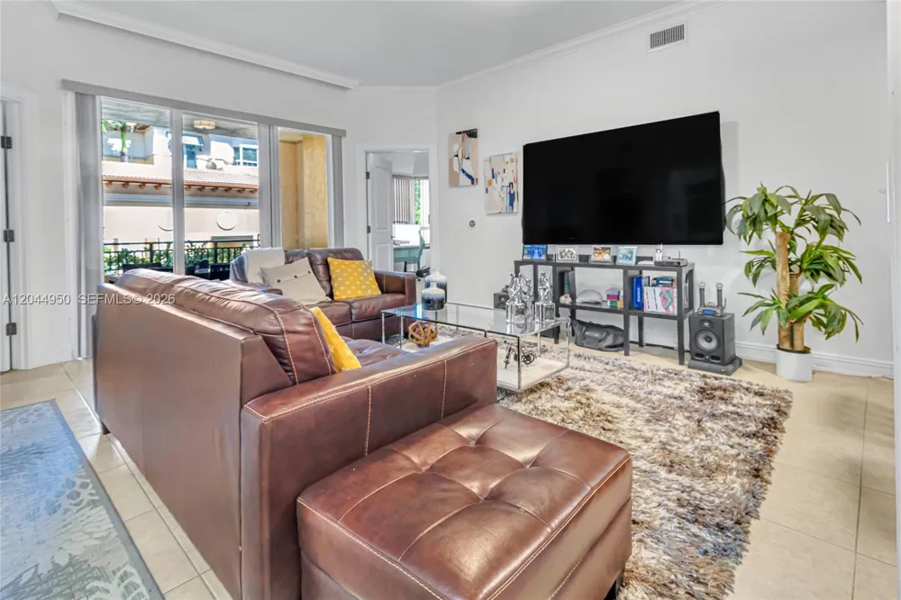16100 Emerald Estates Dr #298 Weston, FL 33331