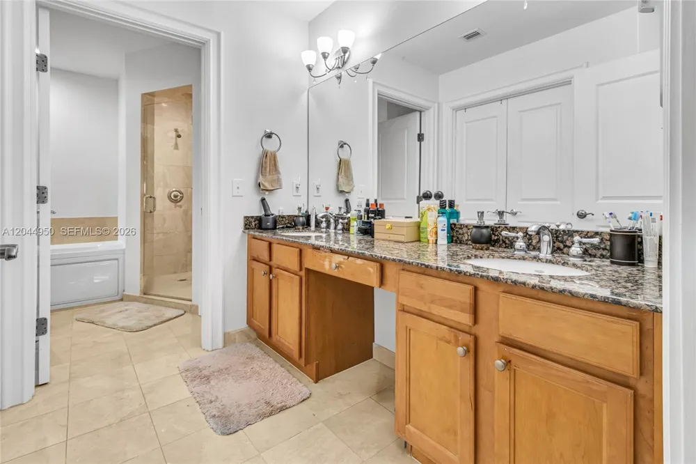 16100 Emerald Estates Dr #298 Weston, FL 33331