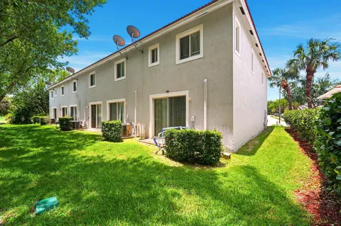 6720 Cypress Walk Terrace