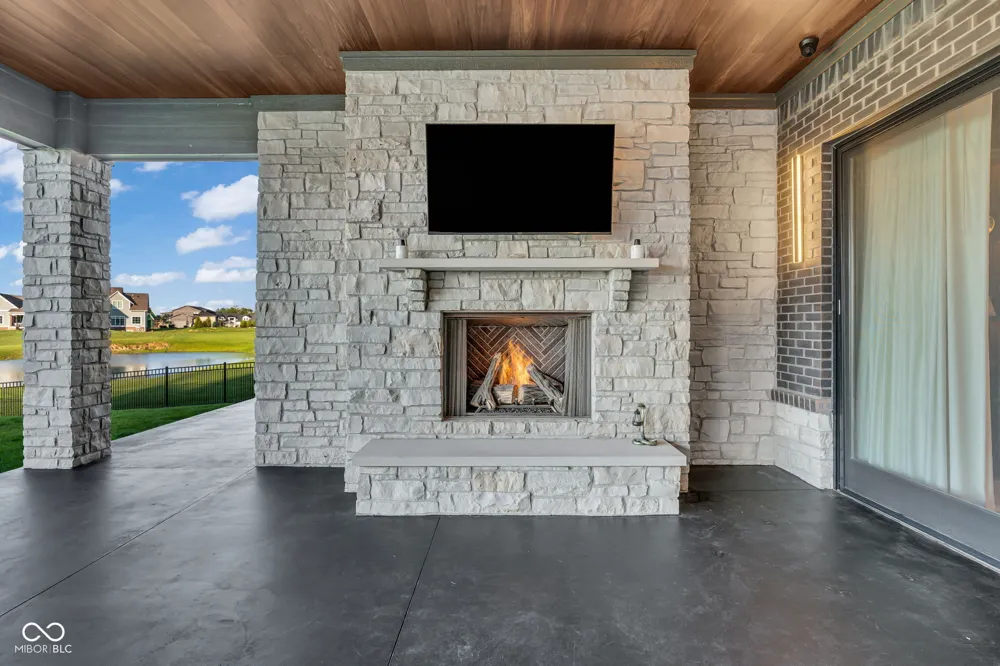 3995 Chapel Hill Court Bargersville, IN 46106