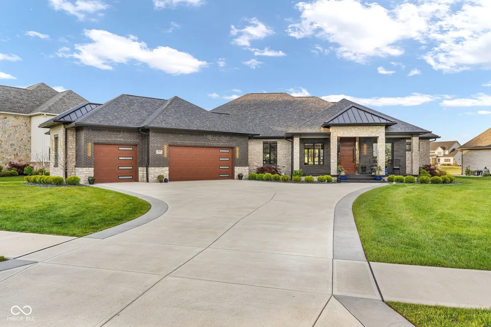 3995 Chapel Hill Court Bargersville, IN 46106
