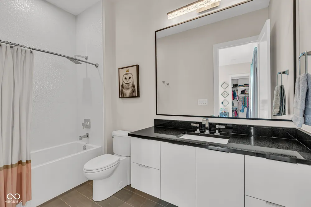 3995 Chapel Hill Court Bargersville, IN 46106