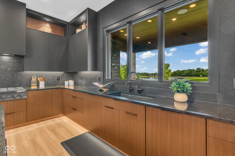 3995 Chapel Hill Court Bargersville, IN 46106