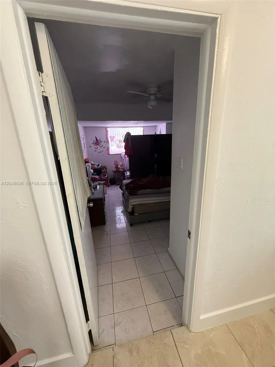 4211 SW 38th St West Park, FL 33023