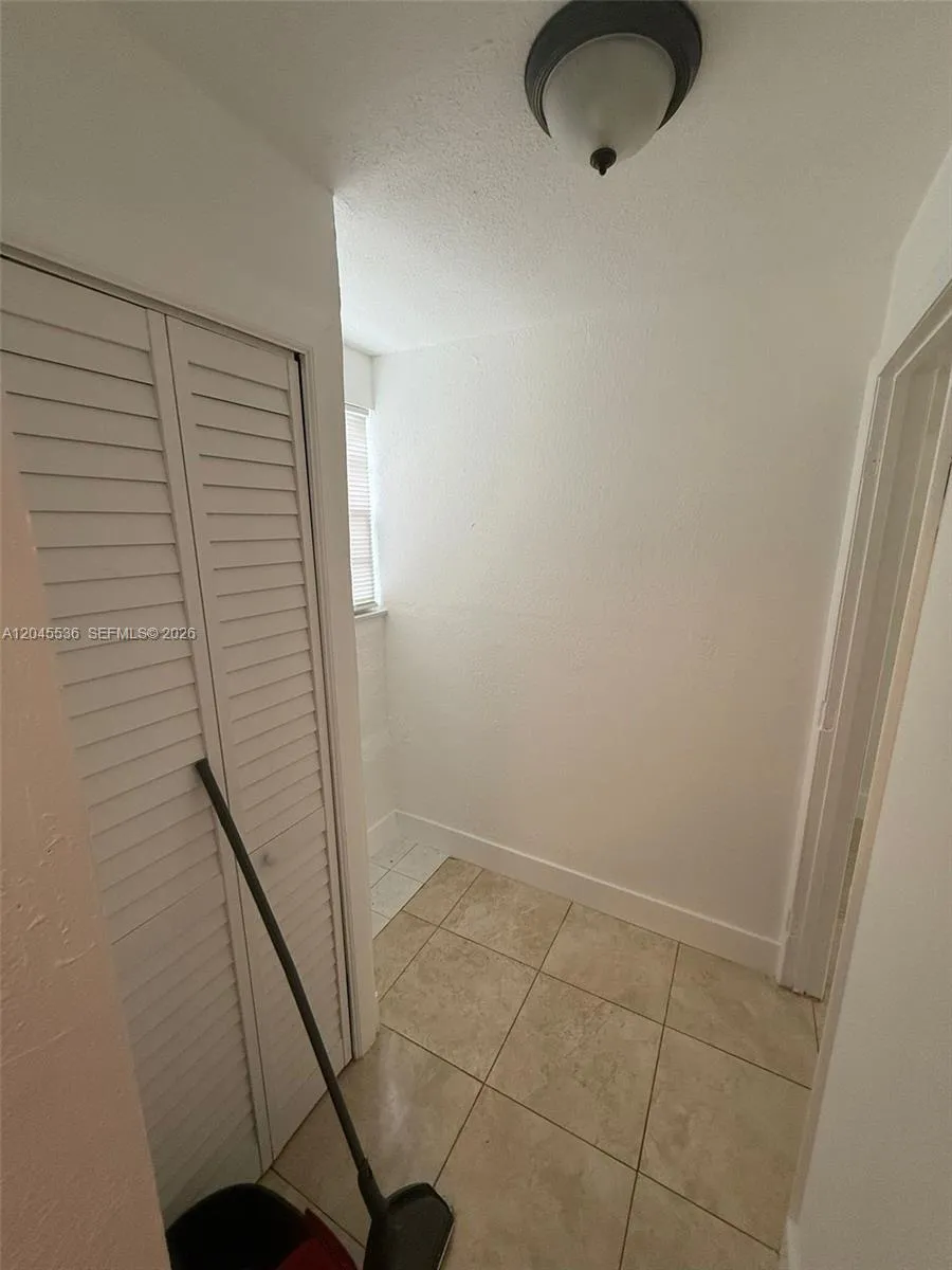 4211 SW 38th St West Park, FL 33023