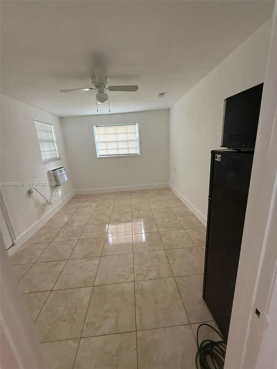 4211 SW 38th St West Park, FL 33023