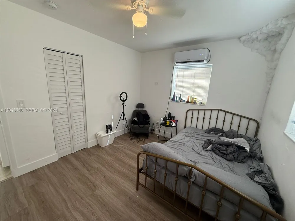 4211 SW 38th St West Park, FL 33023