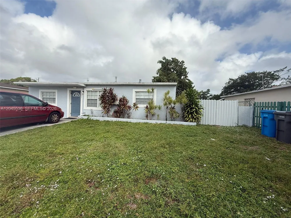 4211 SW 38th St West Park, FL 33023