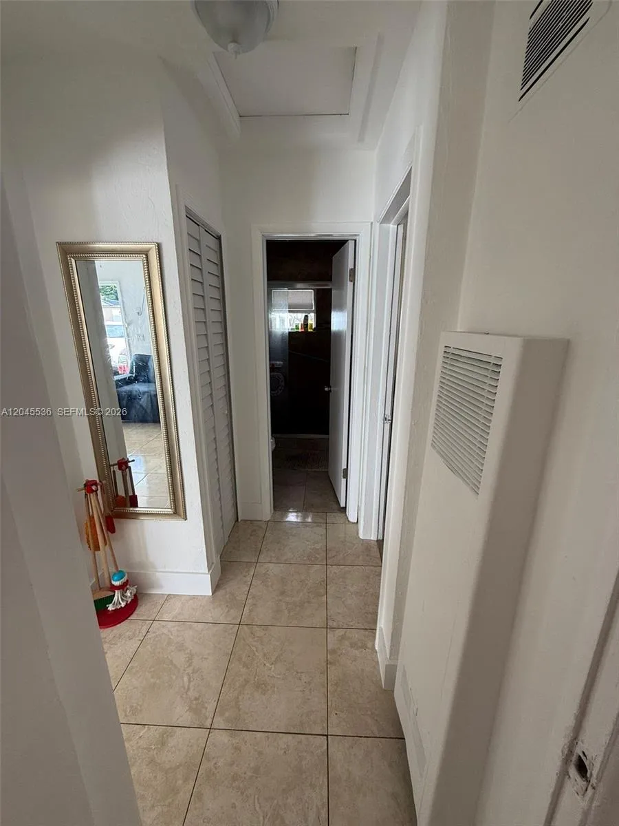 4211 SW 38th St West Park, FL 33023