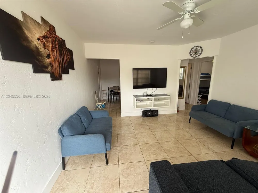 4211 SW 38th St West Park, FL 33023