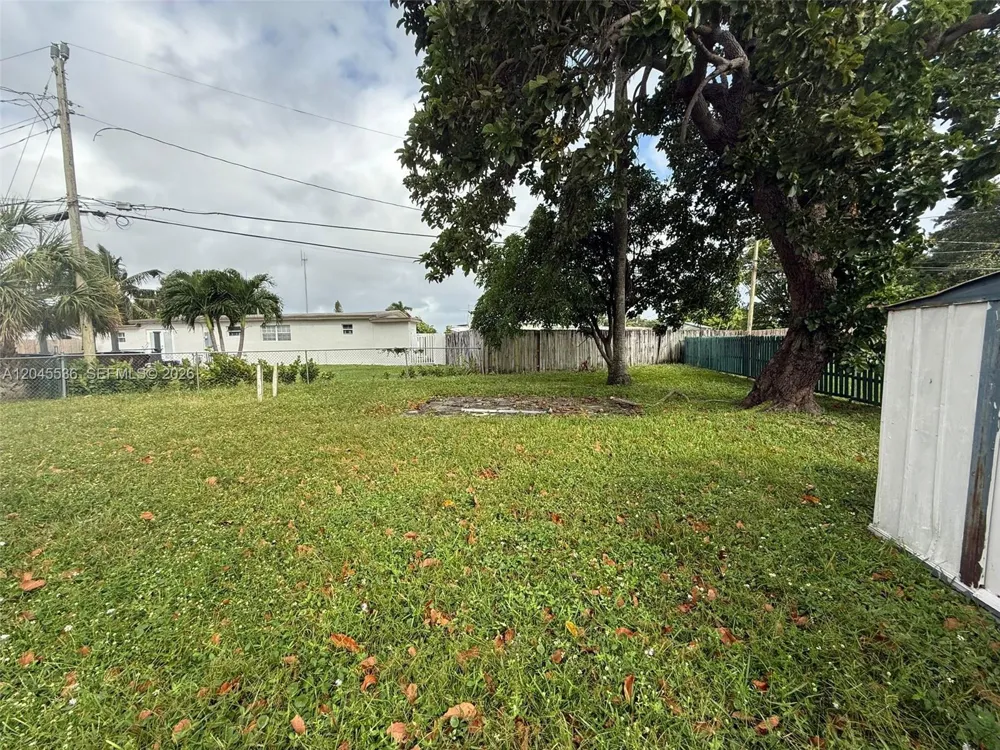 4211 SW 38th St West Park, FL 33023