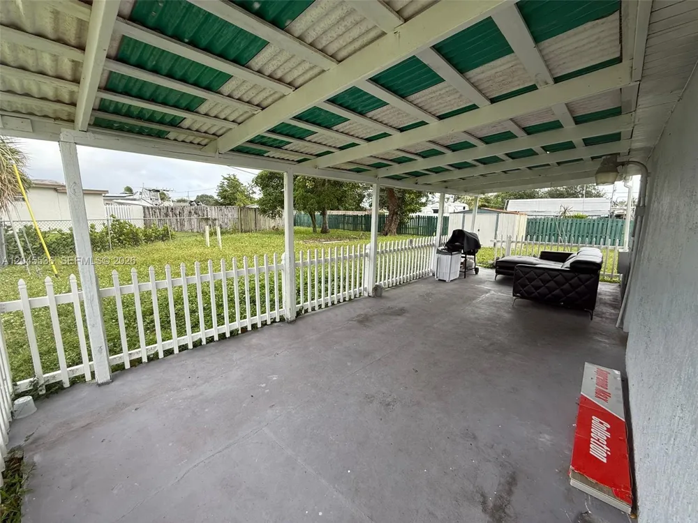 4211 SW 38th St West Park, FL 33023