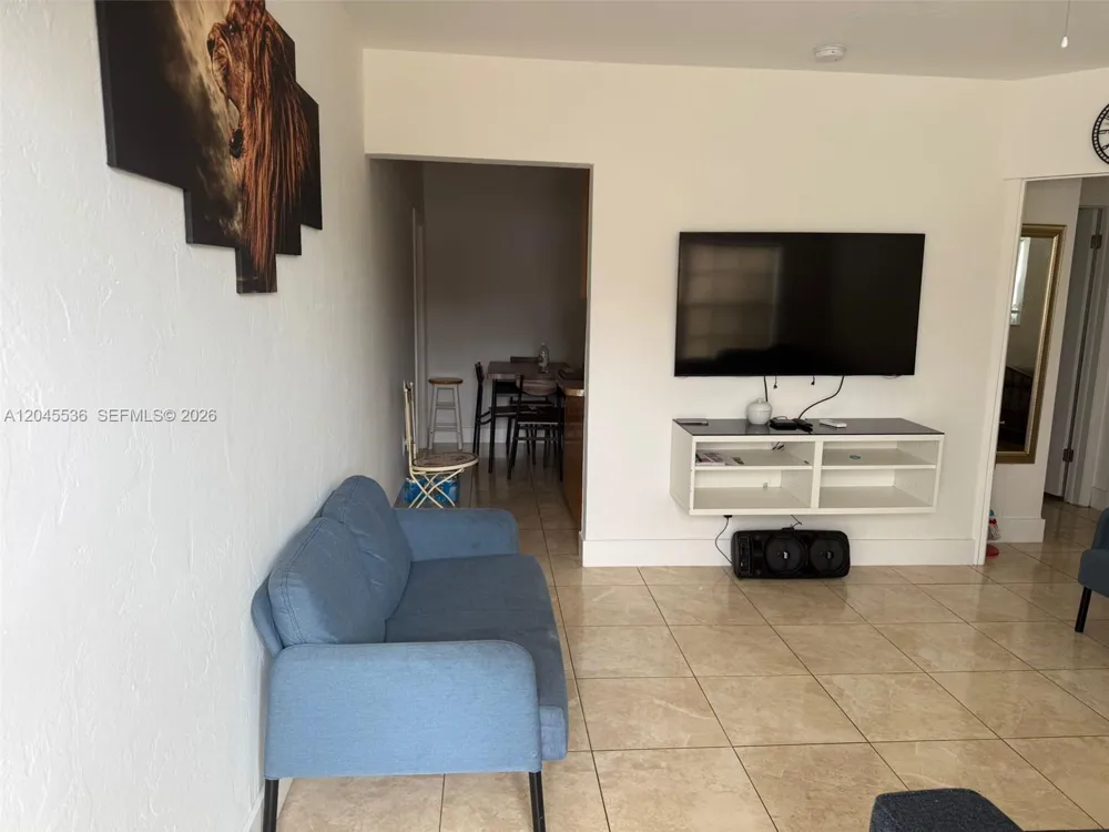 4211 SW 38th St West Park, FL 33023