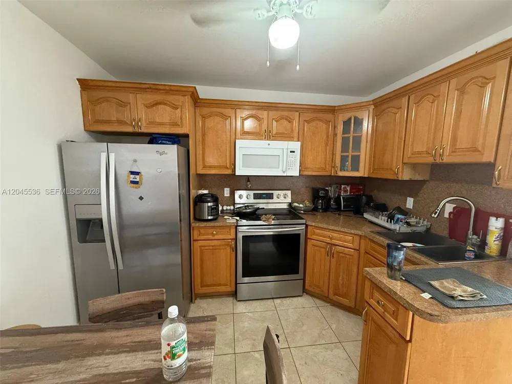 4211 SW 38th St West Park, FL 33023