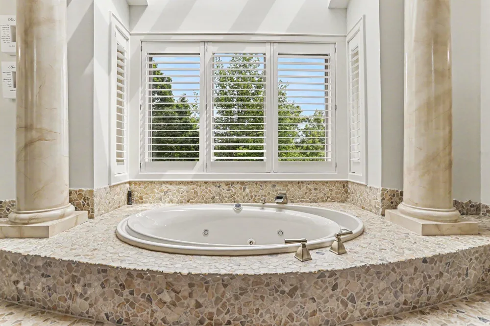 7405 Hidden Cove Place Kalamazoo, MI 49009