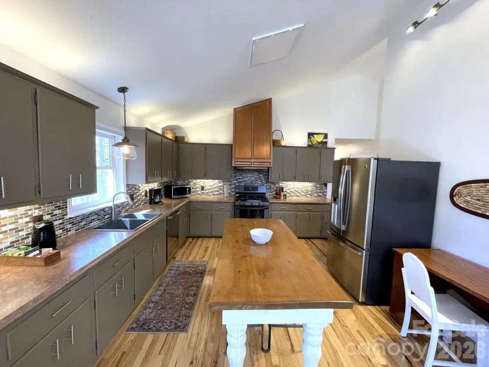 700 Norton Fork Road Hot Springs, NC 28743
