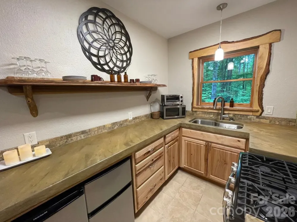 700 Norton Fork Road Hot Springs, NC 28743