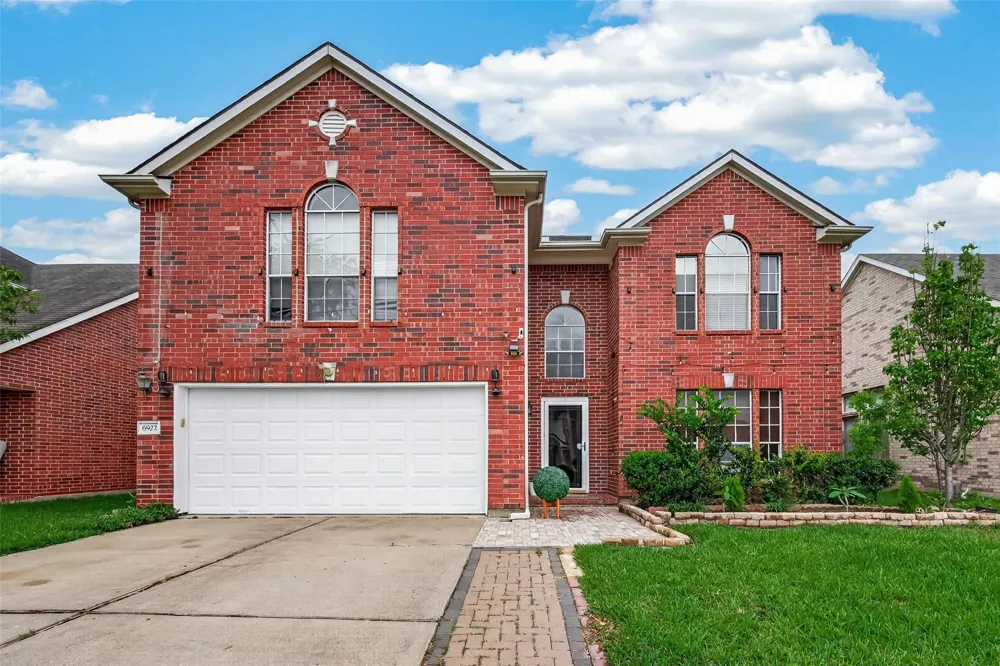 6922 Leaders Crossing Drive Houston, TX 77072