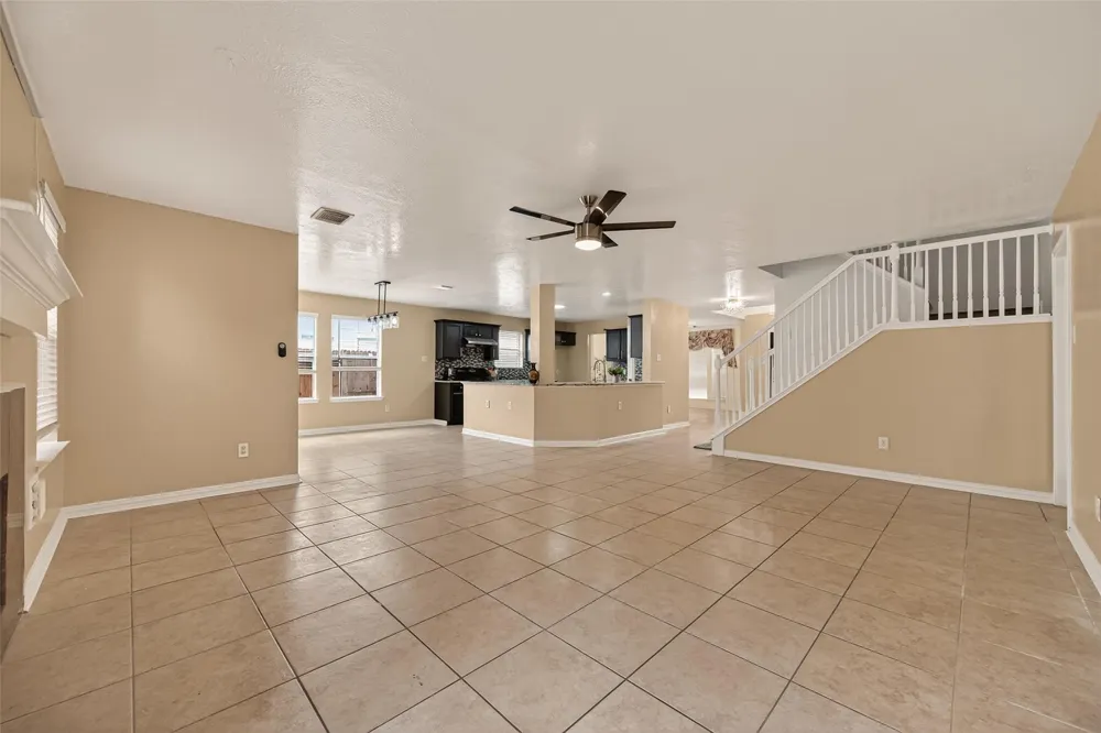 6922 Leaders Crossing Drive Houston, TX 77072