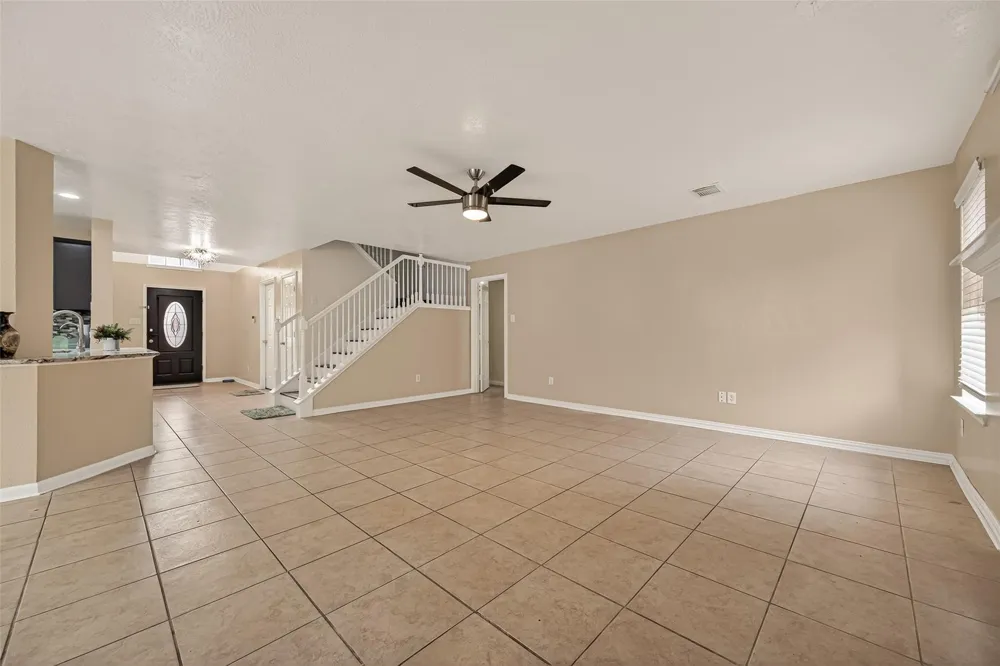 6922 Leaders Crossing Drive Houston, TX 77072