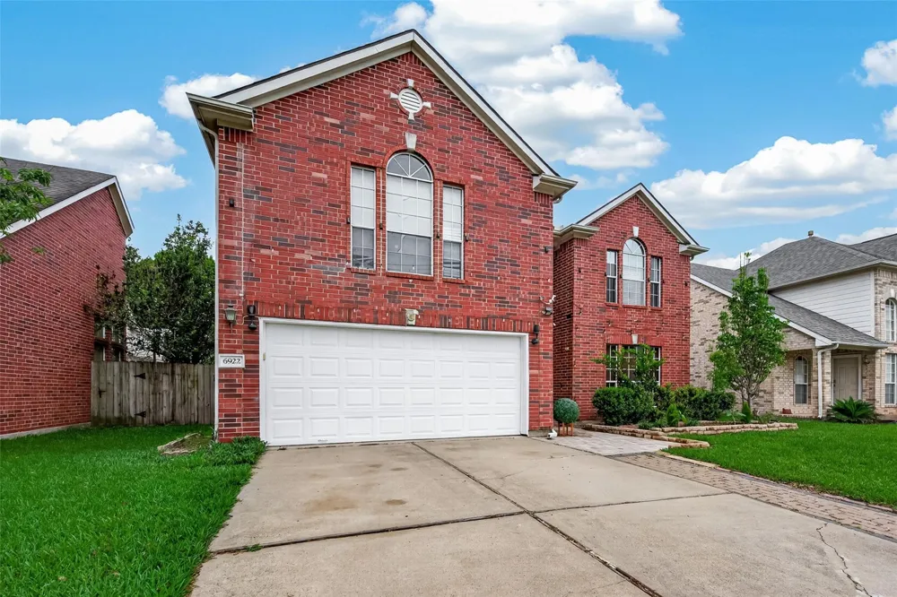 6922 Leaders Crossing Drive Houston, TX 77072