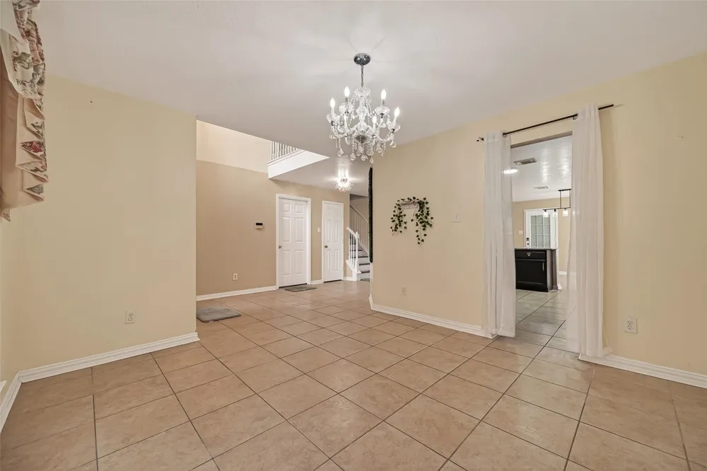 6922 Leaders Crossing Drive Houston, TX 77072