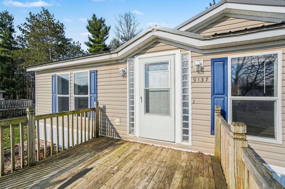 9137 Pine Lake Court West Olive, MI 49460