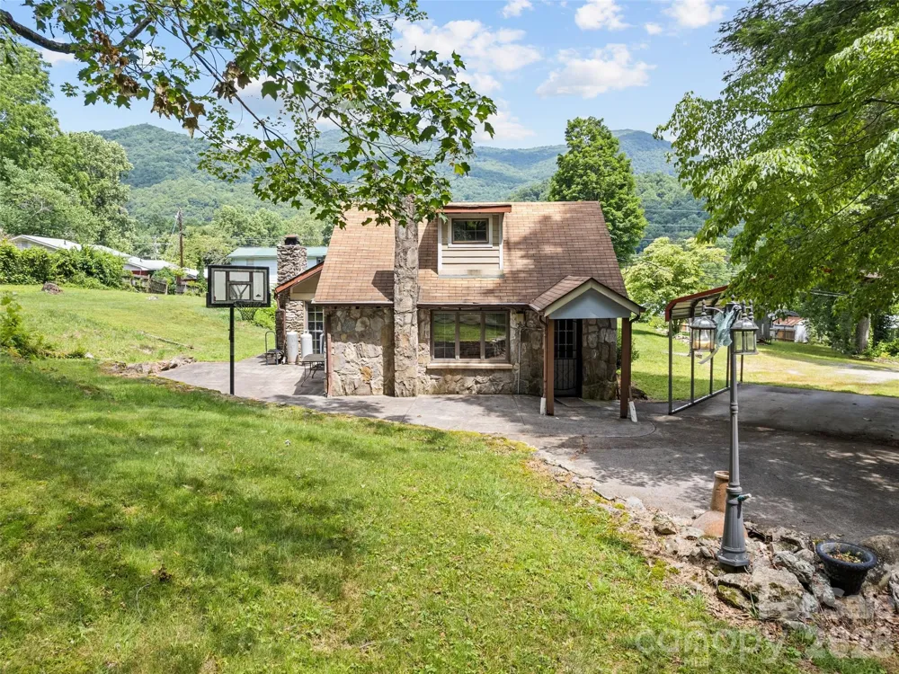 64 Turner Branch Maggie Valley, NC 28751