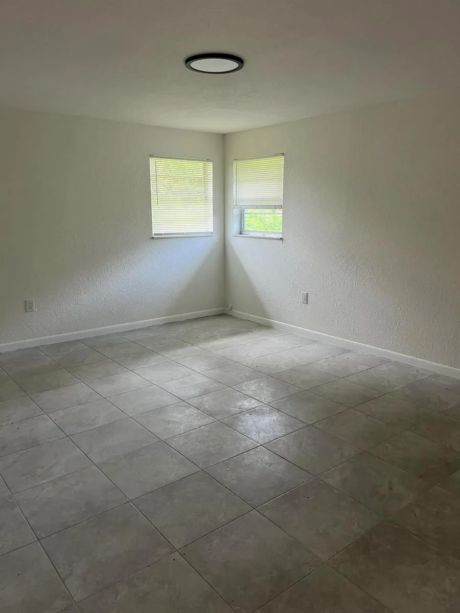 8956 SE 65th Way Okeechobee, FL 34974