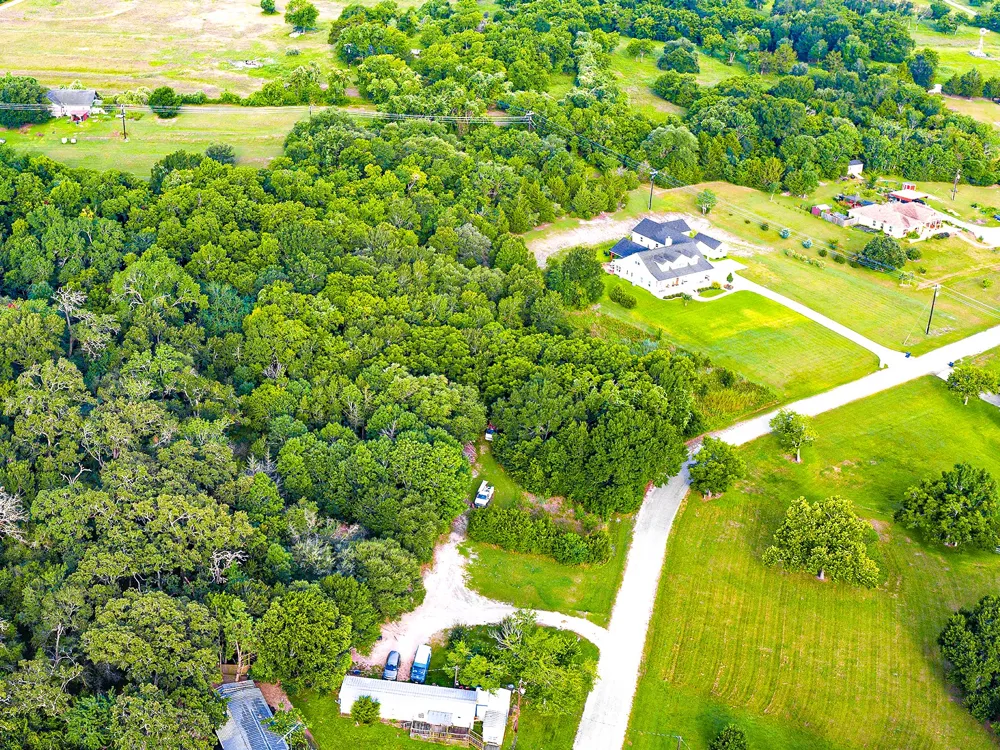 2583 Karen Lane Brenham, TX 77833