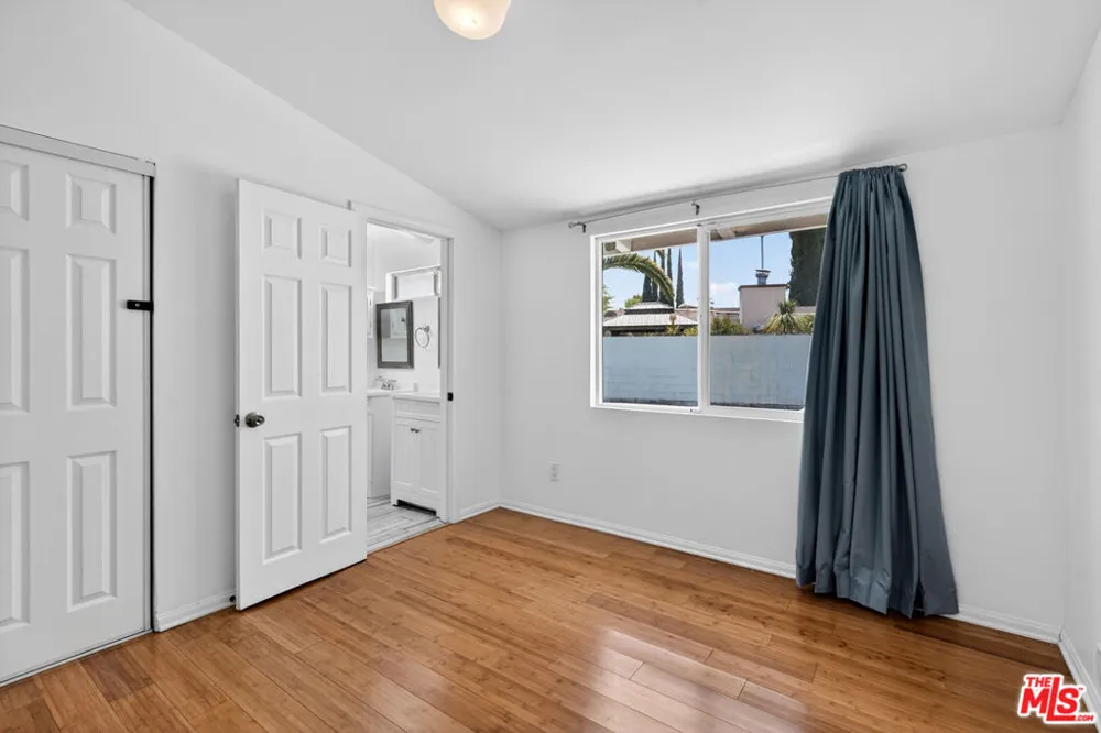 6292 Lubao Avenue Woodland Hills, CA 91367