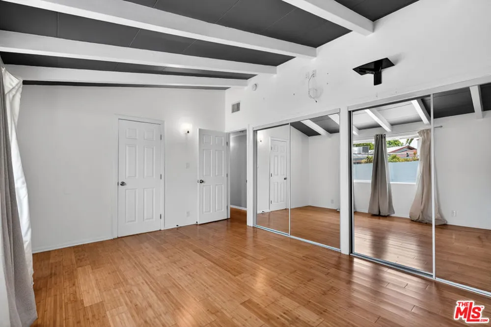 6292 Lubao Avenue Woodland Hills, CA 91367