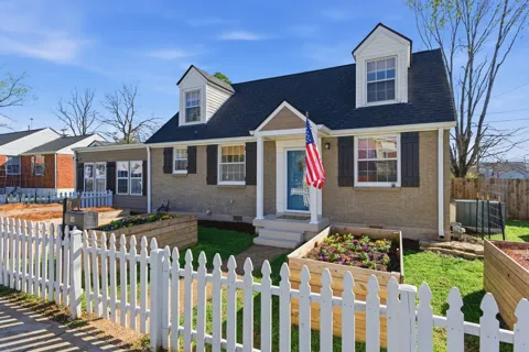 813 Bryan St