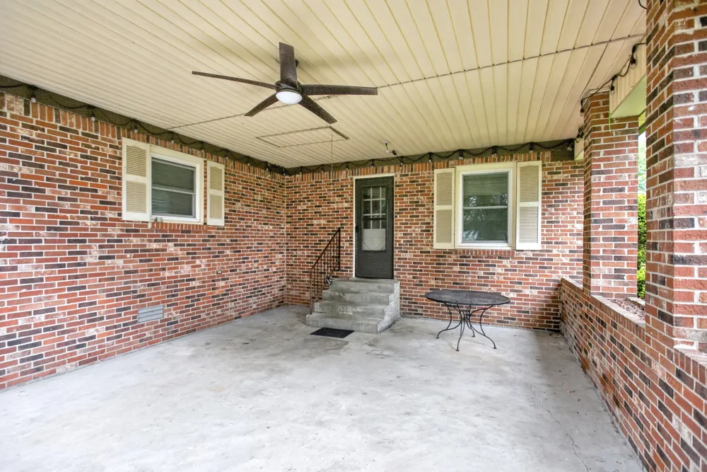 647 52 E Highway E Portland, TN 37148