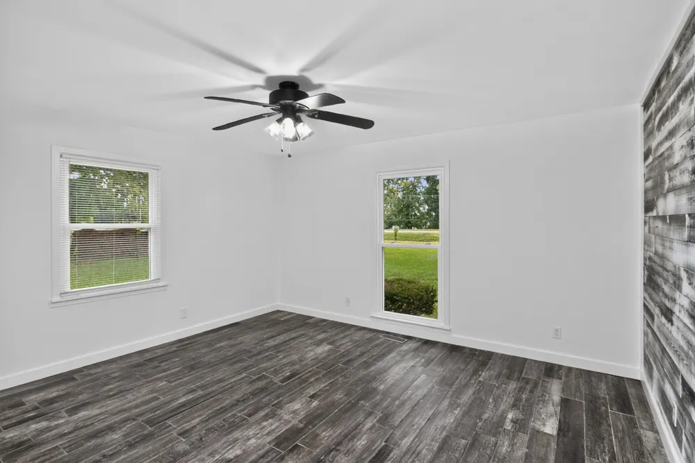 647 52 E Highway E Portland, TN 37148