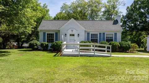 608 1st Street W