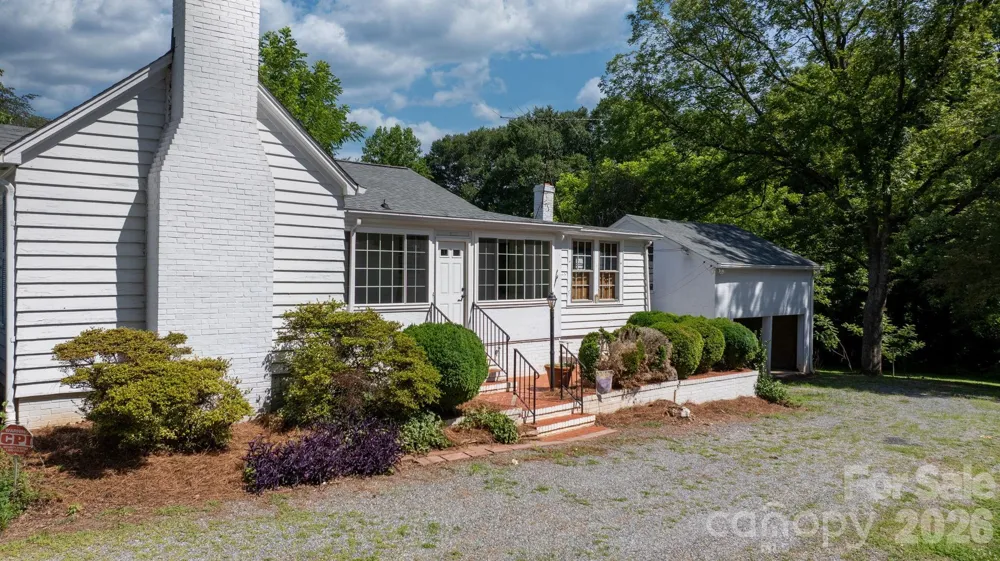 608 1st Street W Conover, NC 28613