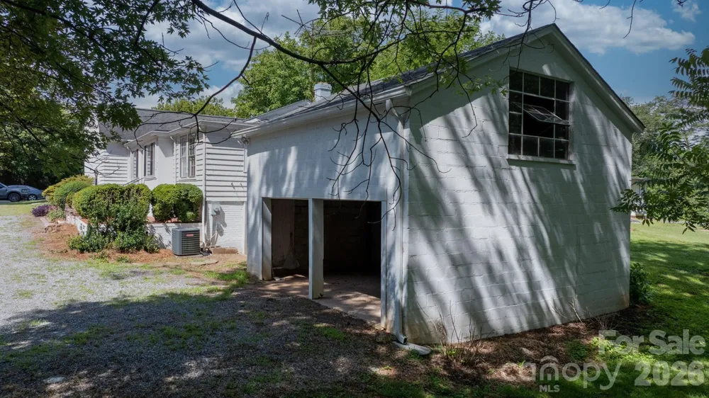608 1st Street W Conover, NC 28613