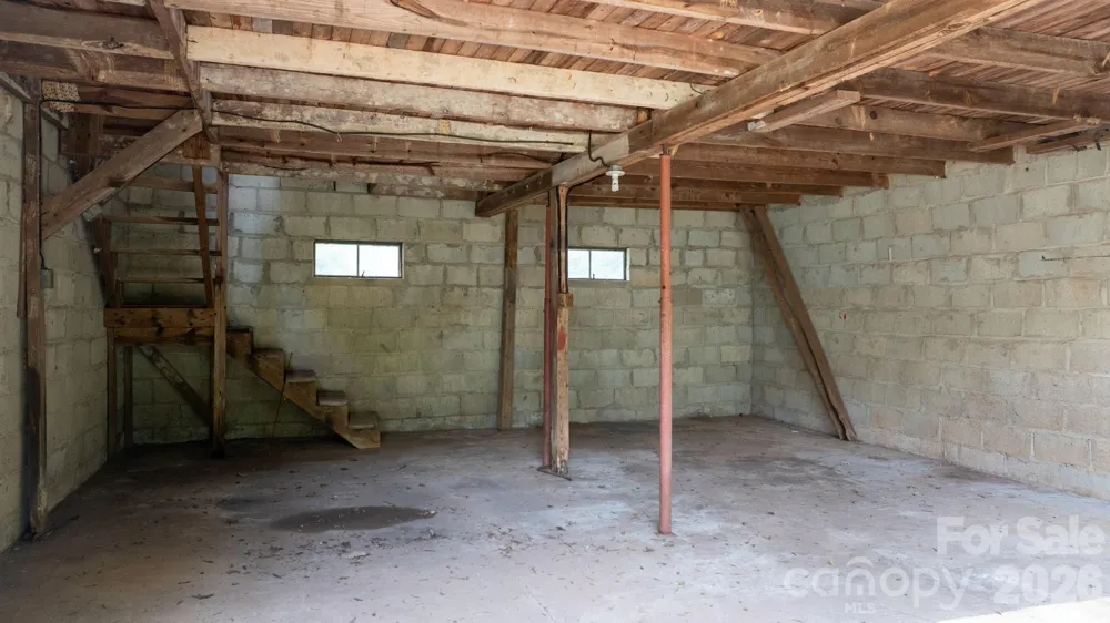608 1st Street W Conover, NC 28613