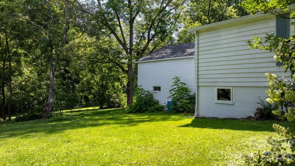 608 1st Street W Conover, NC 28613