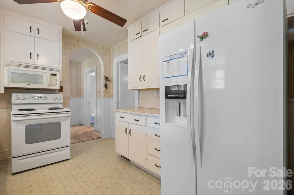 608 1st Street W Conover, NC 28613