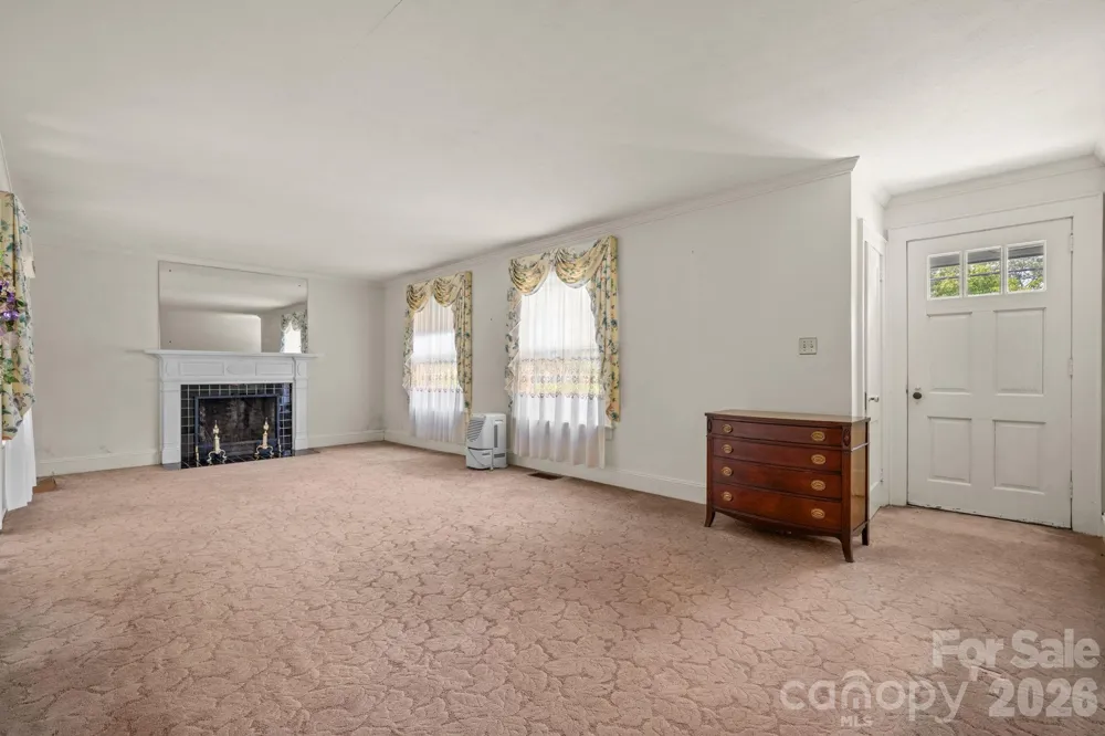 608 1st Street W Conover, NC 28613