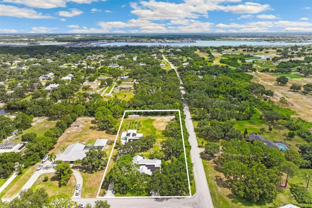 7565 CASTLE DRIVE Sarasota, FL 34240