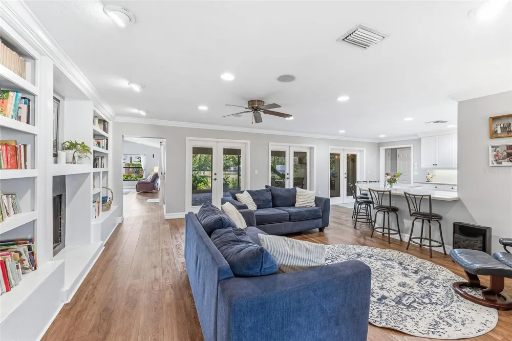 7565 CASTLE DRIVE Sarasota, FL 34240