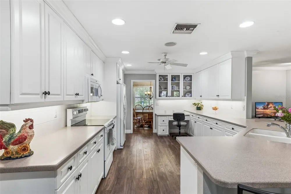7565 CASTLE DRIVE Sarasota, FL 34240