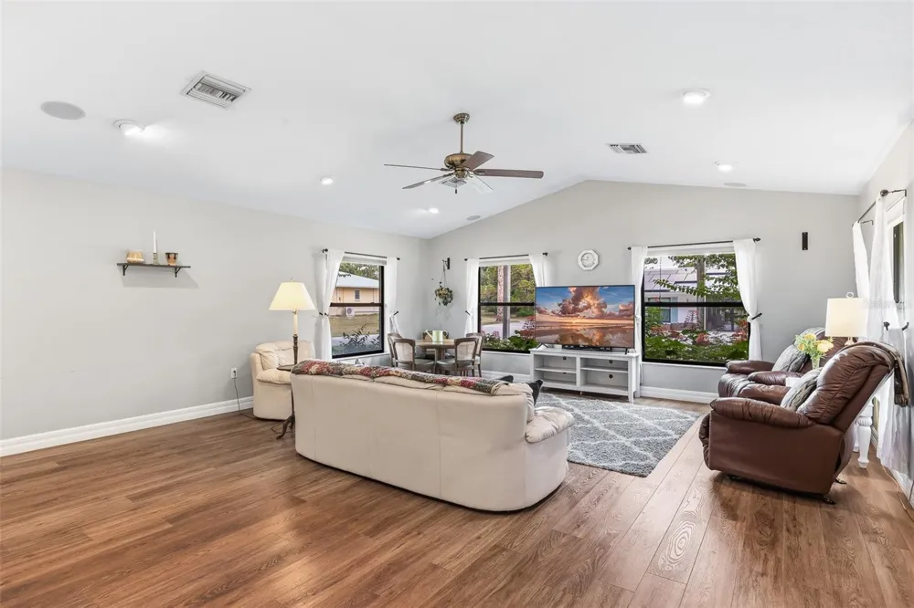 7565 CASTLE DRIVE Sarasota, FL 34240