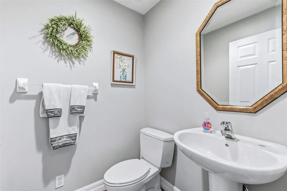 7565 CASTLE DRIVE Sarasota, FL 34240
