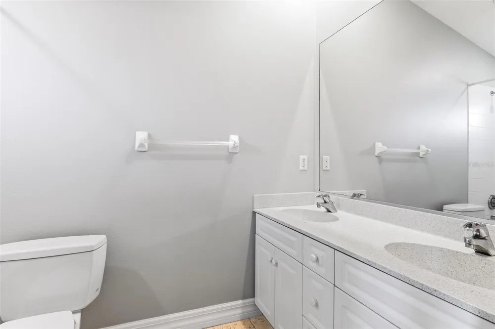 7565 CASTLE DRIVE Sarasota, FL 34240