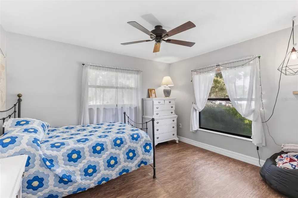 7565 CASTLE DRIVE Sarasota, FL 34240